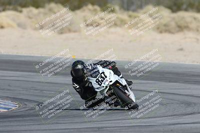 media/Dec-07-2025-CVMA (Sun) [[3e7d2de5dc]]/Race 7-Formula Lightweight Twins Shootout/